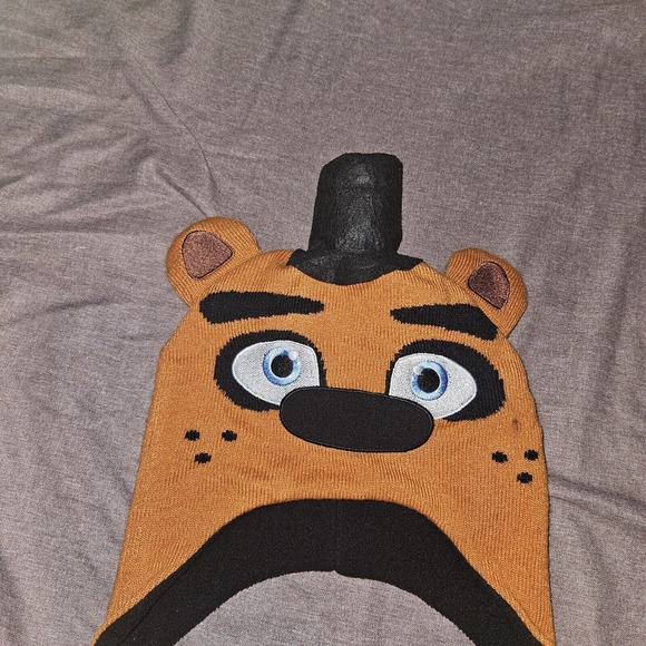 Five Nights at Freddy's Fazbear Laplander Bioworld Beanie Hat EUC WARM Snow - Picture 8 of 8